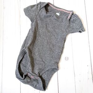 Cloud Island Short Sleeve Gray Newborn Onesie
